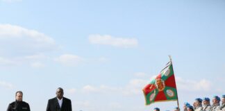 (от ляво надясно) Драгомир Заков и Лойд Дж. Остин