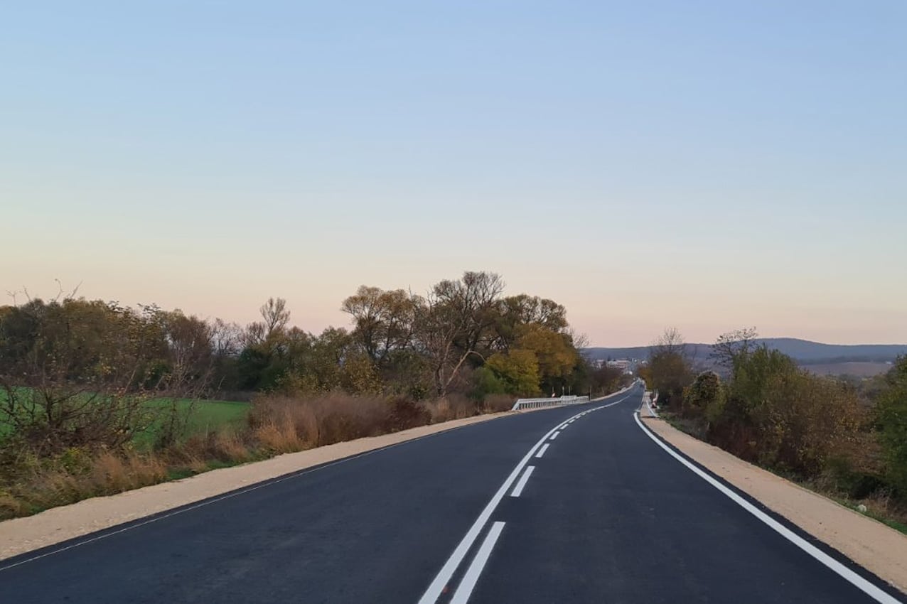 Движението при 40 км на пътя Велинград Юндола се осъществява двупосочно