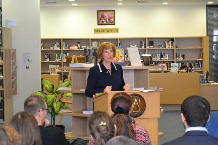 Елена Поптодорова