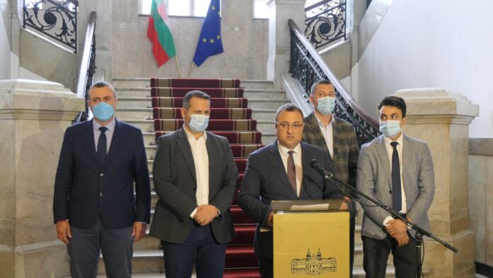 Иван Иванов