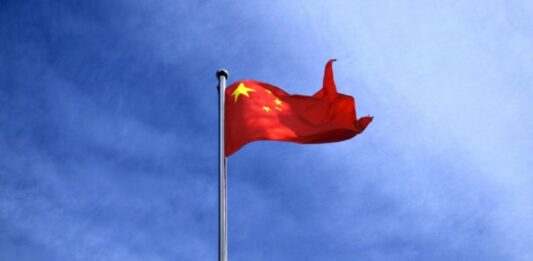 Китайският флаг