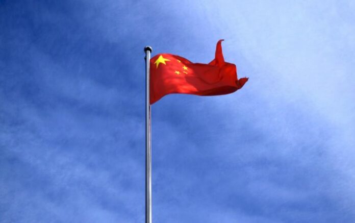 Китайският флаг