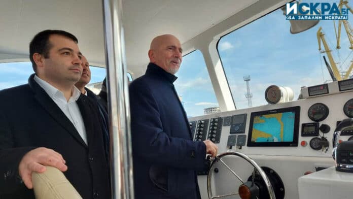 Константин Бачийски и министър на транспорта Николай Събев