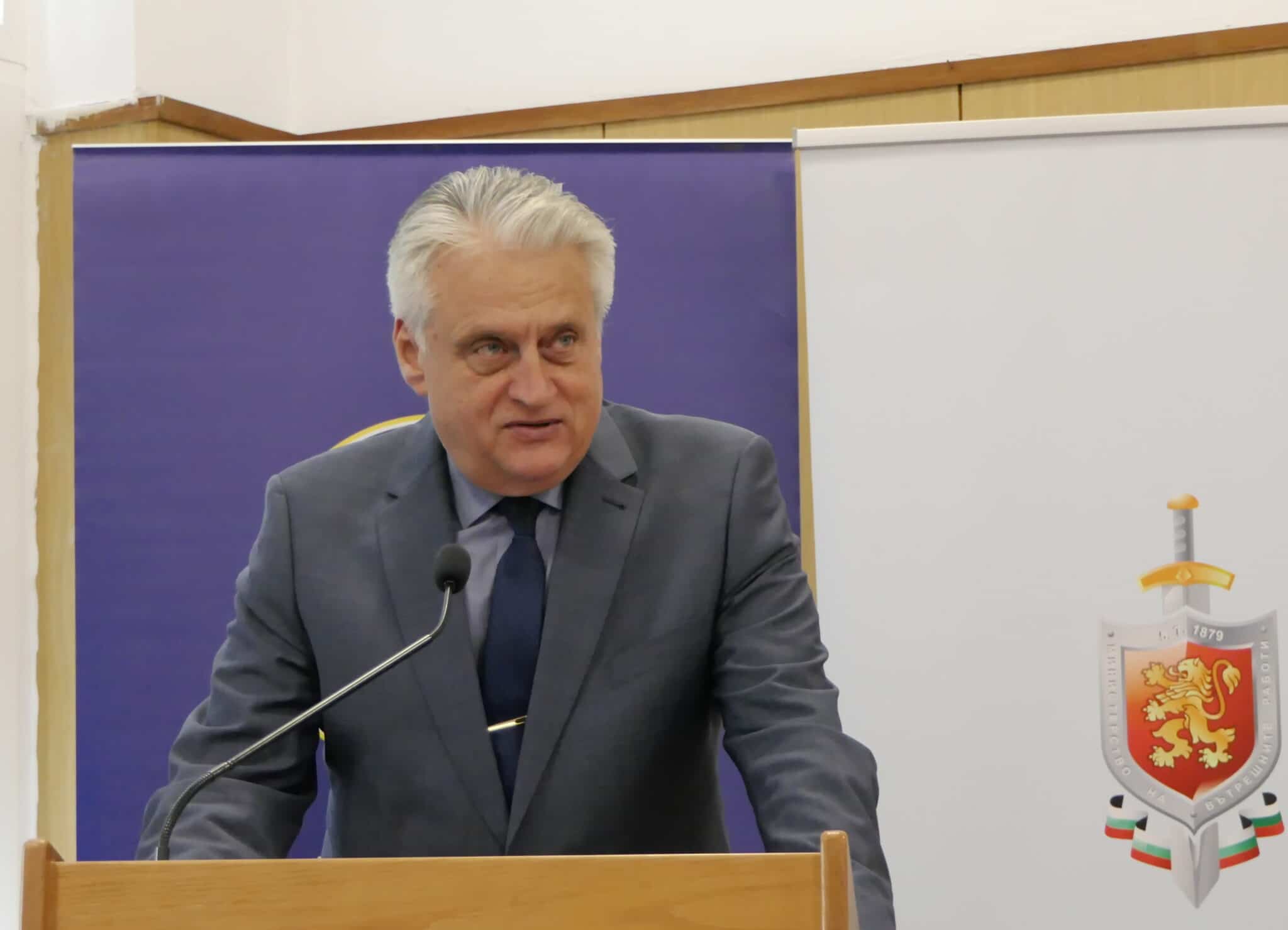 В стена на скандала обградил агенция Митници излязоха на бял