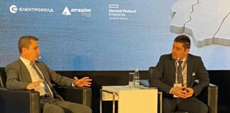 Александър Николов вляво