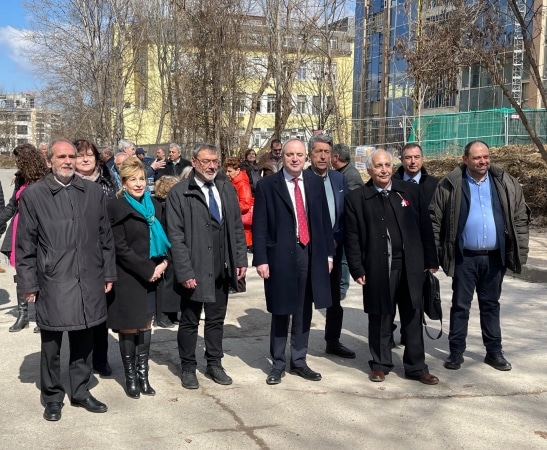 Първа копка