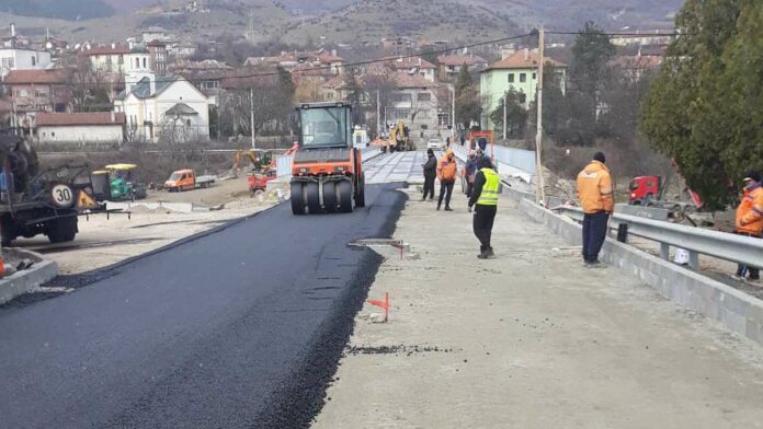 Ремонт на пътища