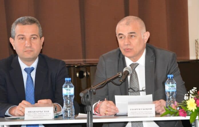 Заместник-министър Иван Кръстев и министър Георги Гьоков