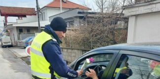 Служител на реда в Раковски