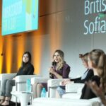 Велислава Петрова (на микрофона)