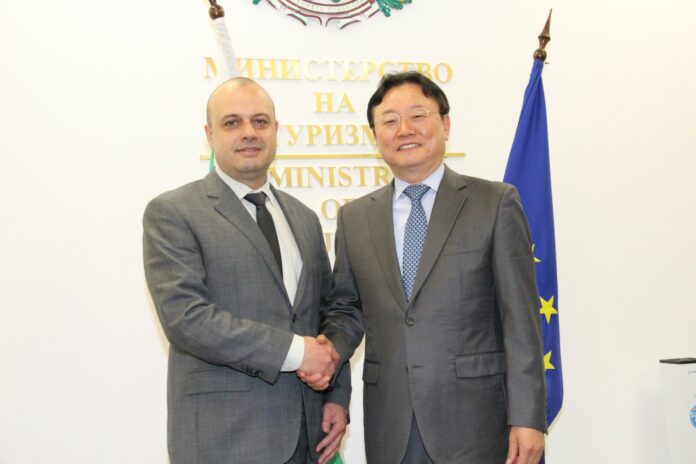 Христо Проданов и Ли Хо-шик