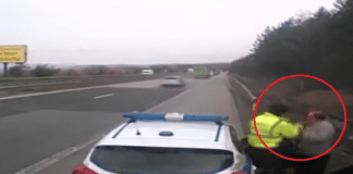 Конфликт между полицай и водач