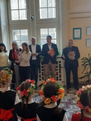 Лазарки от детска градина "Златното ключе"