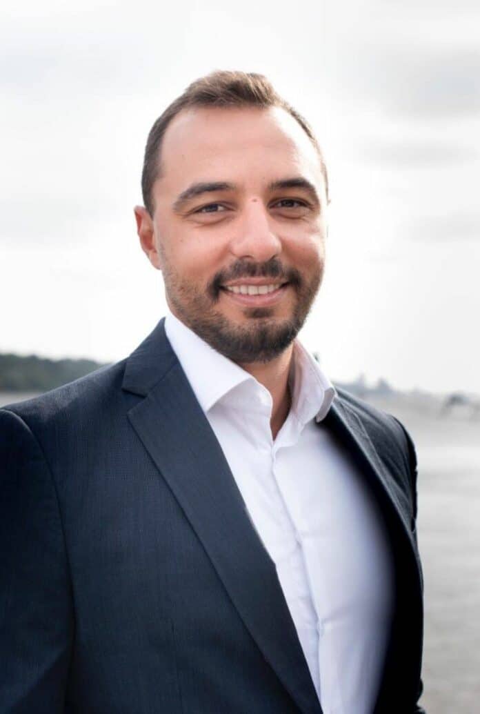 Богдан Богданов