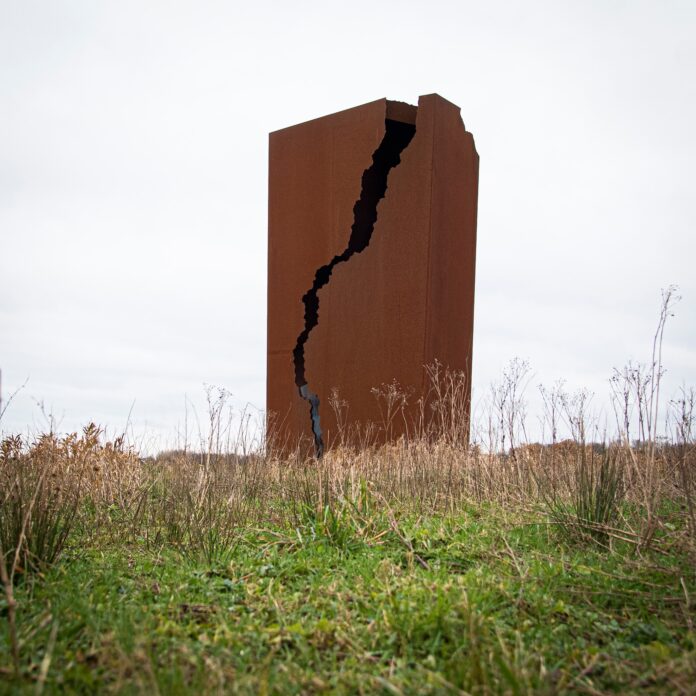 Паметник по повод годишнина от добив на газ в Грьонинген