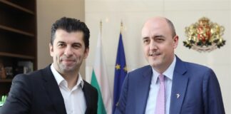 Кирил Петков и Джейми Флай