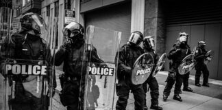 Полиция на протест