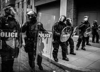 Полиция на протест