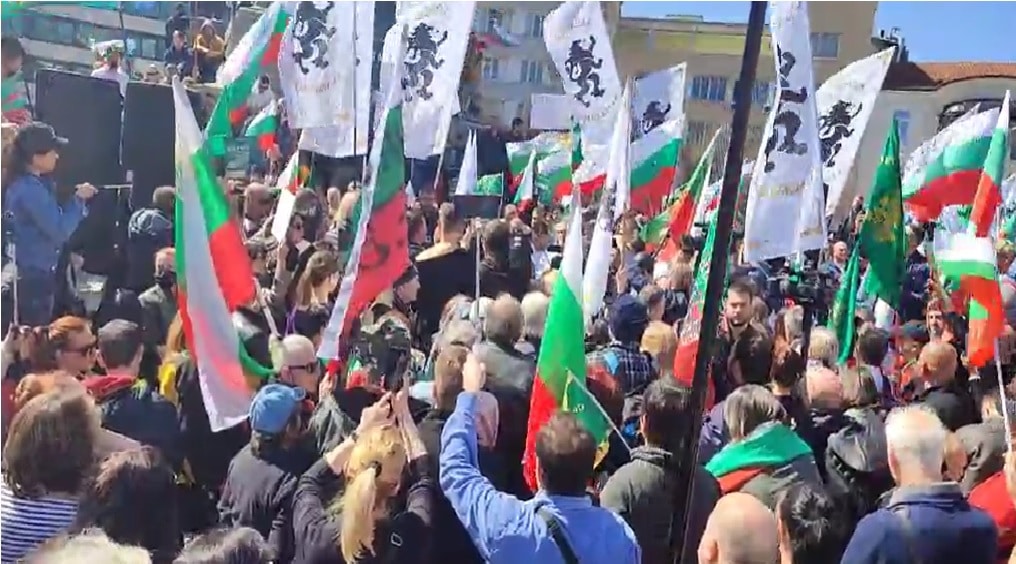 Членове и симпатизанти на ПП Възраждане блокираха гранично пропускателен пункт Силистра–Кълъраш