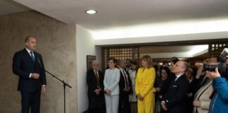 Румен Радев и Десислава Радева на среща с българската общност в Испания