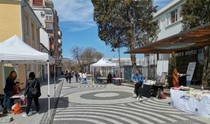 Улица "Алеко Константинов" в Бургас