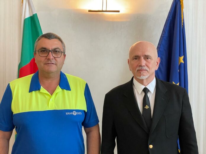 Александър Иванов и министър Николай Събев