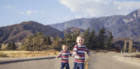 Деца на пътя