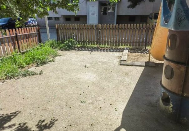 Детска площадка в междублоково пространство в Плевен