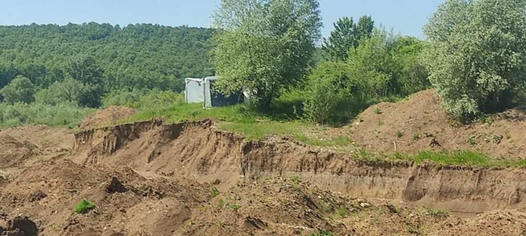 Незаконен добив на злато