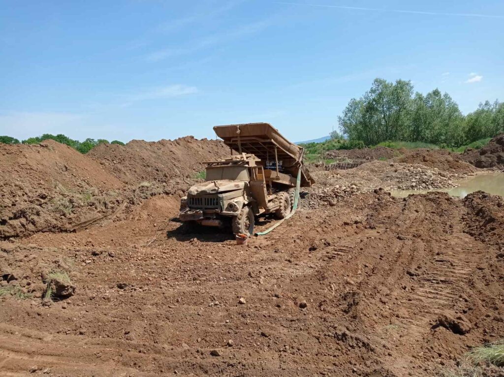 Незаконен добив на злато