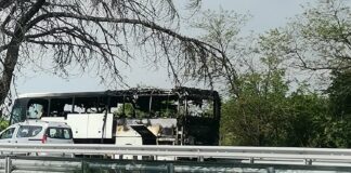 Изгорял автобус