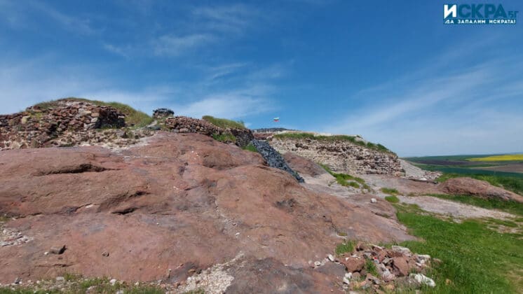 Крепост Русокастро