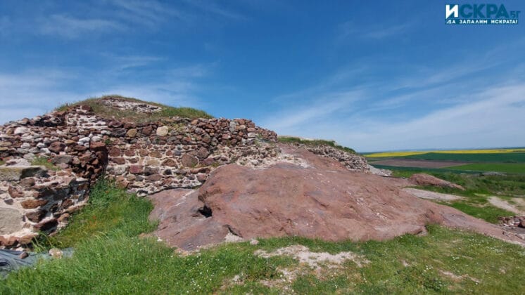 Крепост Русокастро