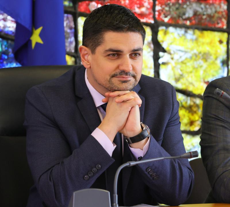 Радостин Василев е депозирал в парламентарното деловодство писмо до председателя