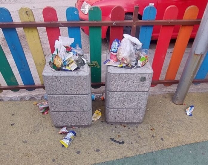 Мръсна детска площадка в Плевен