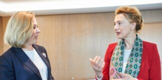 Надежда Йорданова и Мария Бурич