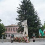 Паметник на Никола Симов-Куруто