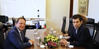 Оливер Вархеи и Кирил Петков