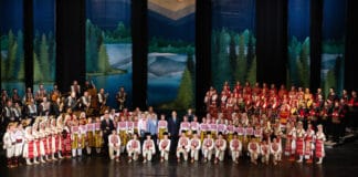 Президентът Румен Радев и Ансамбъл "Гоце Делчев"