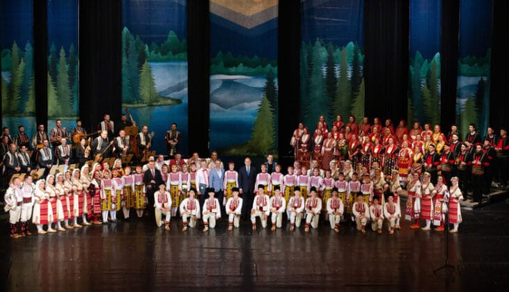 Президентът Румен Радев и Ансамбъл "Гоце Делчев"