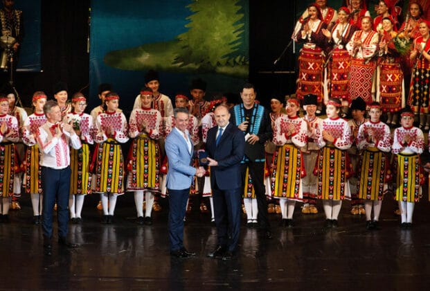 Президентът Румен Радев и Ансамбъл "Гоце Делчев"
