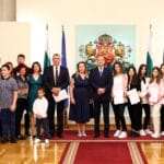 Президентът Румен Радев с наградените деца