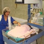 Акушерка, бебе