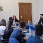 Среща на Илияна Йотова със студенти и ученици