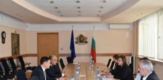 Среща на Корнелия Нинова