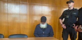 Станимир Рагевски (с шапката)