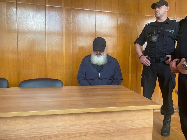 Станимир Рагевски (с шапката)