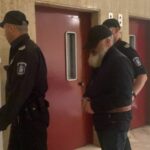 Станимир Рагевски (в средата)