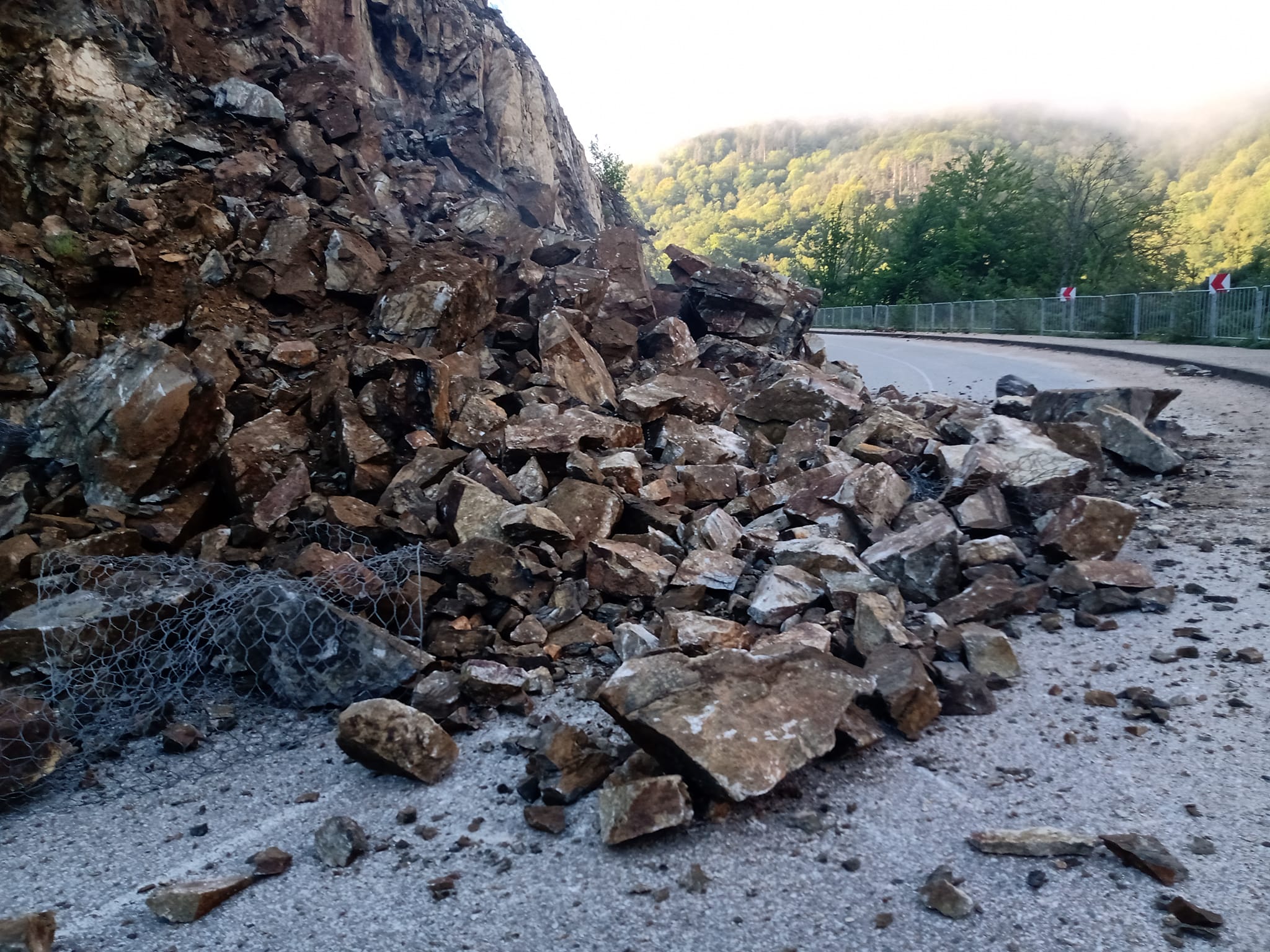 Обществената поръчка за избор на изпълнител за укрепване на свлачищния