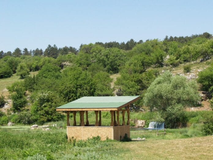 "Безденски извори"